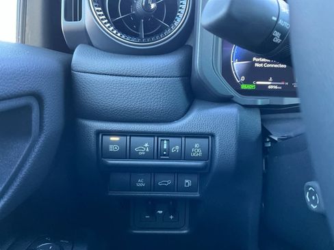 Used 2025 Toyota Land Cruiser image 25