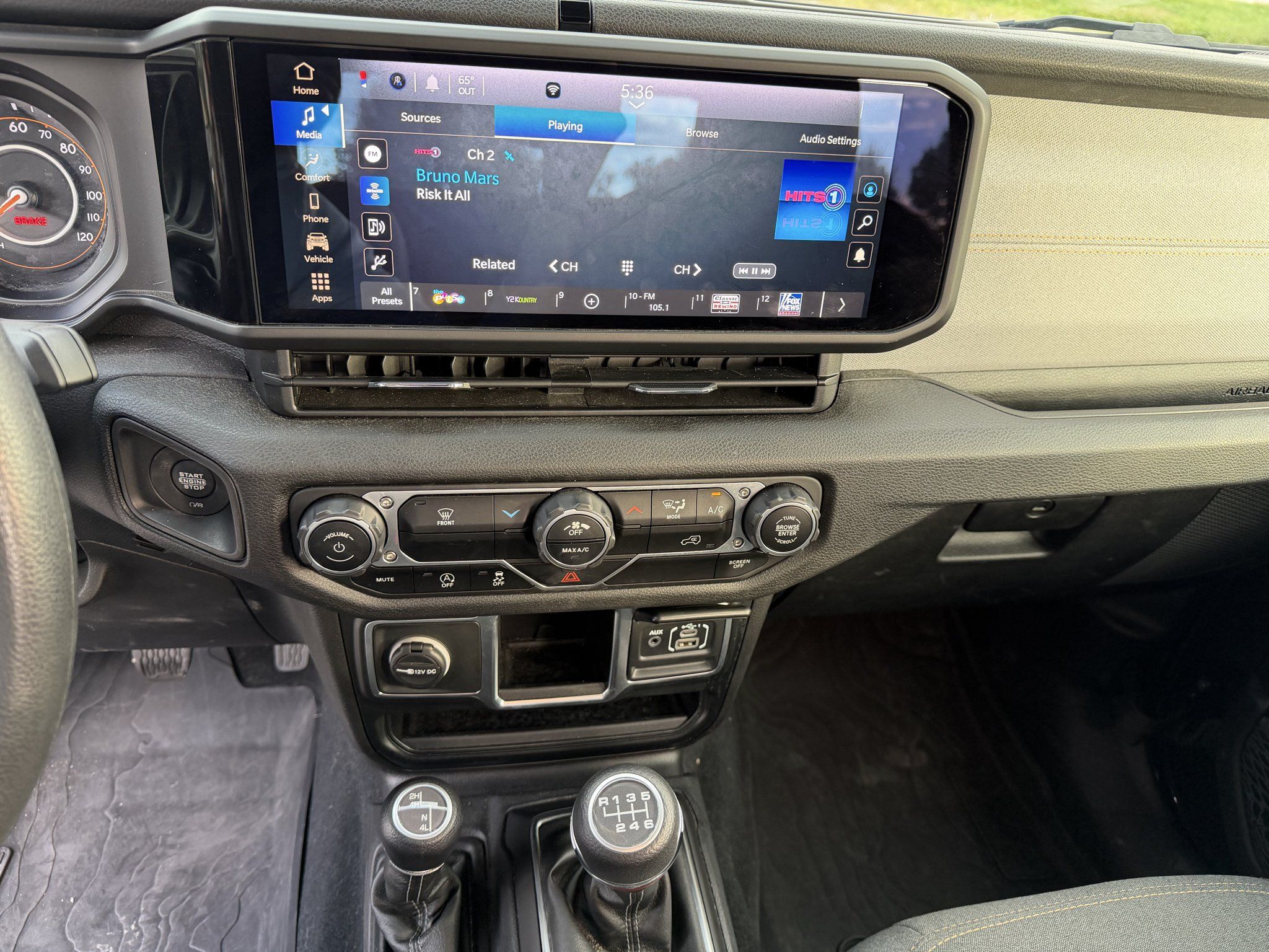 Used 2024 Jeep Wrangler Sport AWD/4WD image 10
