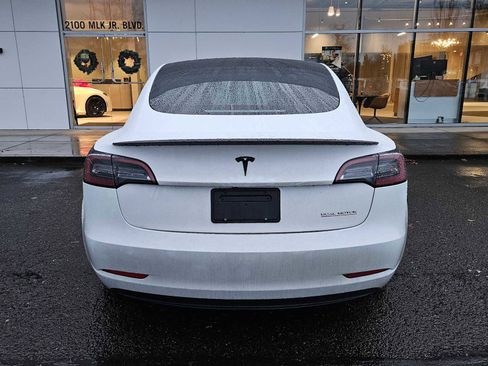 Used 2023 Tesla Model 3 Performance image 4