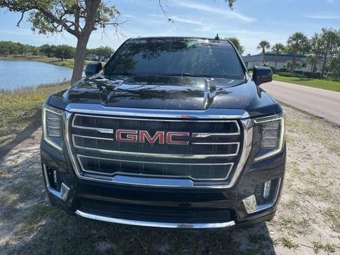 Used 2023 GMC Yukon SLT w/ SLT Luxury Package AWD/4WD image 2