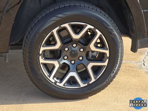 Used 2025 RAM 1500 Laramie image 28