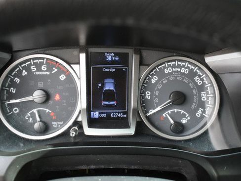 Certified 2022 Toyota Tacoma SR5 image 31