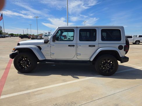 Certified 2023 Jeep Wrangler Unlimited Sahara w/ Cold Weather Group AWD/4WD image 6