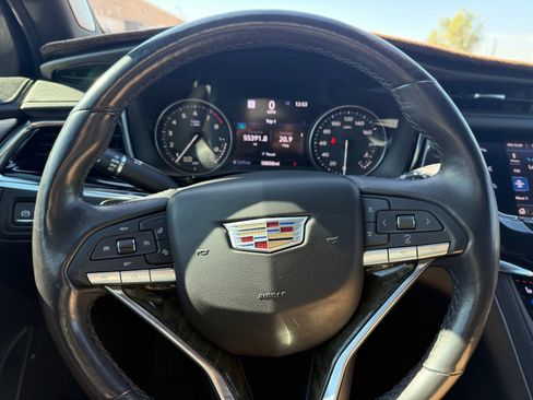 Used 2020 Cadillac XT6 Premium Luxury image 23