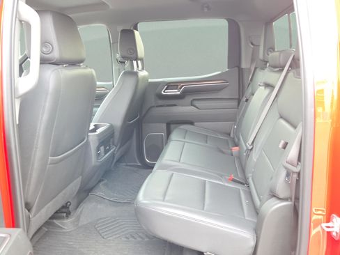 Used 2023 Chevrolet Silverado 1500 LT Trail Boss w/ LT Trail Boss Premium Package image 9