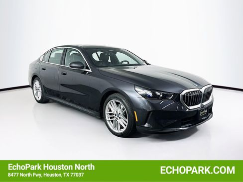 Used 2024 BMW 530i image 1