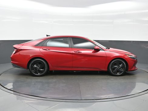 Used 2023 Hyundai Elantra SEL FWD image 7
