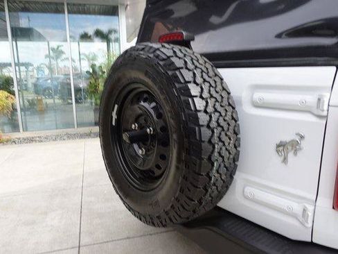 Used 2021 Ford Bronco Black Diamond image 9