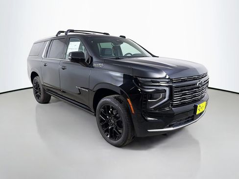 New 2026 Chevrolet Suburban High Country AWD/4WD image 3