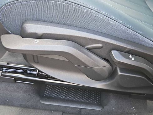 Used 2023 Ford Explorer XLT w/ Equipment Group 202A image 16