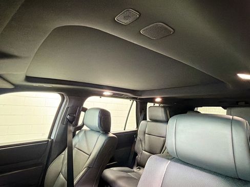 Used 2025 Toyota Sequoia Platinum AWD/4WD image 26