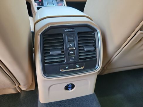 Certified 2023 Porsche Macan AWD/4WD image 15