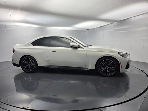Used 2023 BMW 230i Coupe w/ M Sport Package RWD image 3
