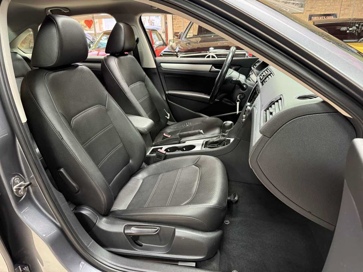 Used 2013 Volkswagen Passat 2.5 SE FWD image 24