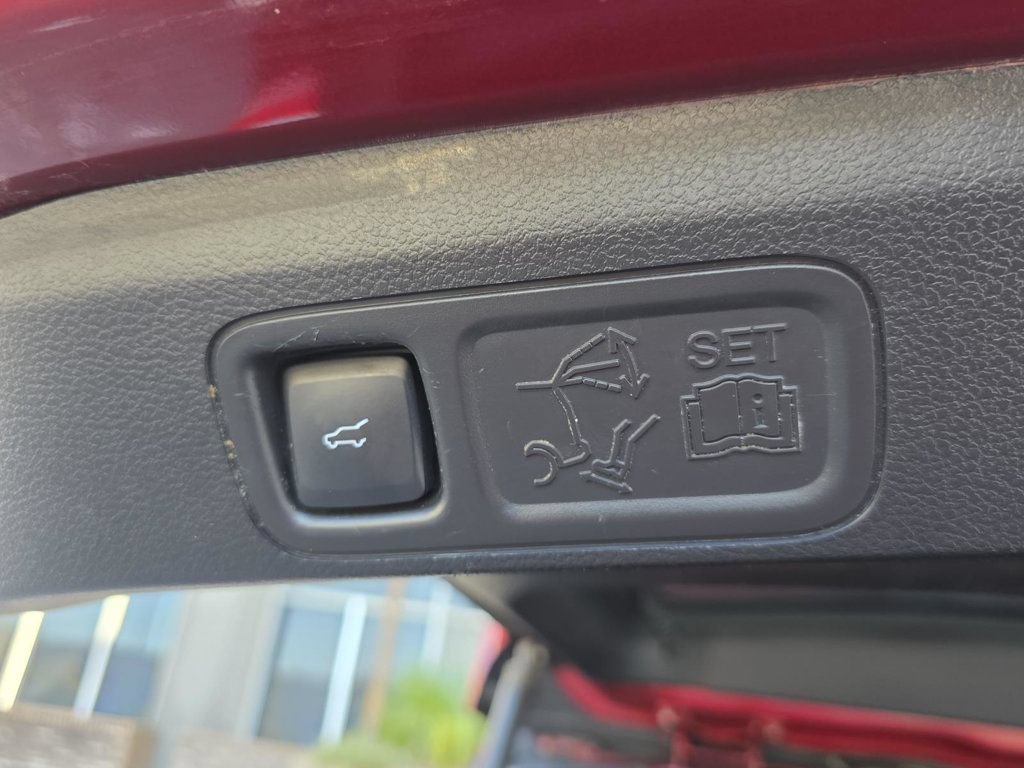 Used 2018 Ford Expedition XLT w/ Equipment Group 202A RWD image 14
