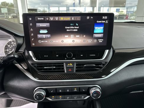 Used 2024 Nissan Altima 2.5 SR w/ SR Premium Package FWD image 13