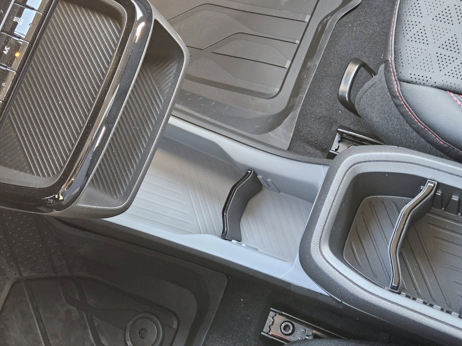 New 2027 Chevrolet Bolt RS w/ LPO, All-Weather Package FWD image 15