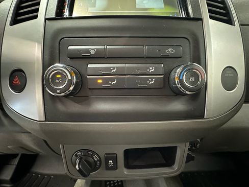 Used 2018 Nissan Frontier SV AWD/4WD image 28