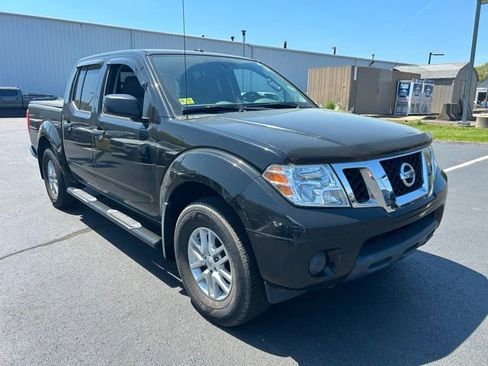 Used 2017 Nissan Frontier SV AWD/4WD image 3