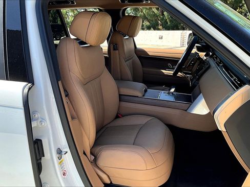 New 2025 Land Rover Range Rover SE image 6