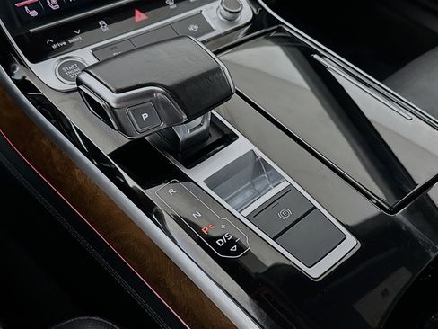 Used 2021 Audi A8 L 3.0T w/ Executive Plus Package AWD/4WD image 17