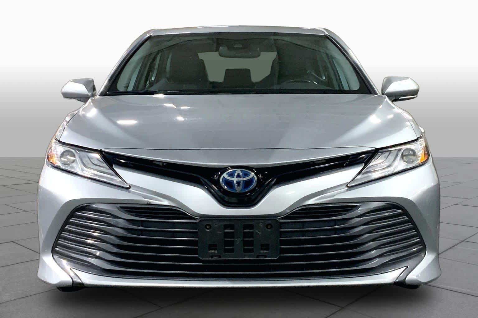 Certified 2020 Toyota Camry XLE FWD image 4