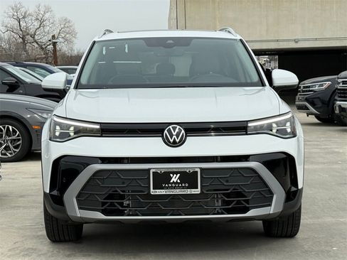 New 2026 Volkswagen Taos SE image 5