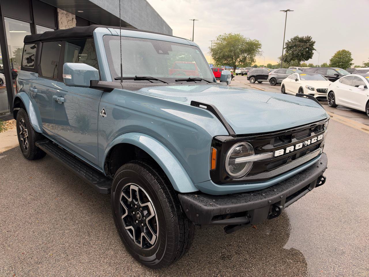 Used 2022 Ford Bronco Outer Banks AWD/4WD image 9