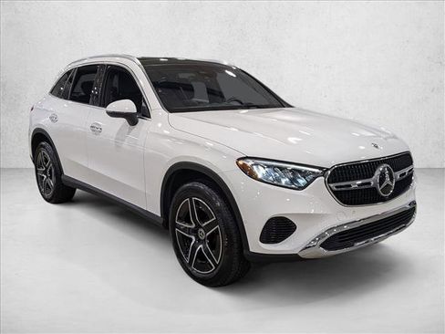 Used 2026 Mercedes-Benz GLC 300 4MATIC image 3