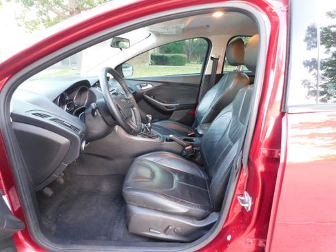 Used 2015 Ford Focus SE w/ Equipment Group 201A image 10