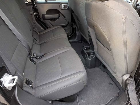 Certified 2023 Jeep Gladiator Sport image 17