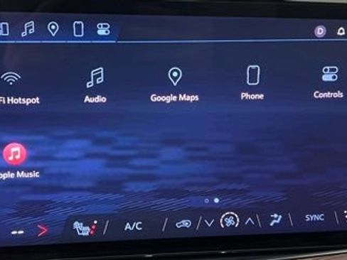 Used 2025 Chevrolet Suburban LT w/ Comfort Package image 32