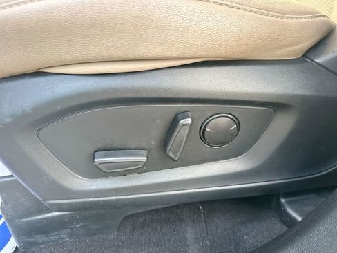 Used 2023 Ford Explorer Limited image 40