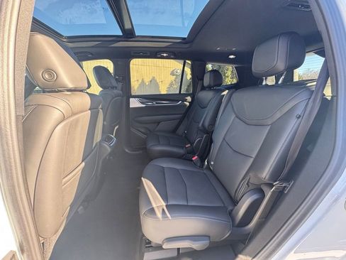 Used 2024 Cadillac XT6 Sport w/ Technology Package image 26