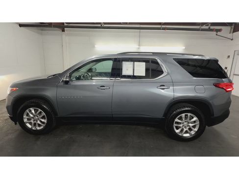 Used 2021 Chevrolet Traverse LT FWD image 5