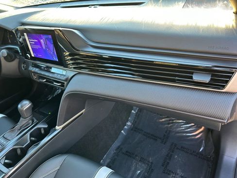 Used 2025 Toyota Camry SE image 26