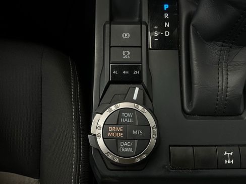 Used 2025 Toyota Tacoma TRD Off-Road image 22