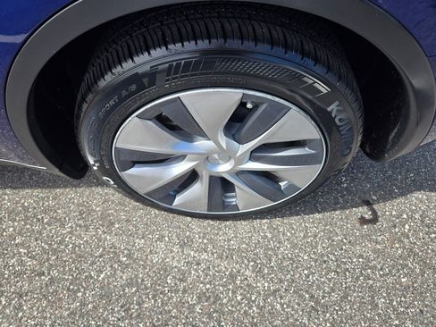 Used 2020 Tesla Model Y Long Range image 13