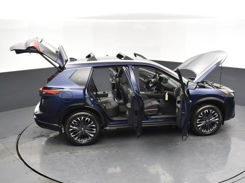 Certified 2025 Nissan Rogue Platinum w/ Platinum Premium Package image 32