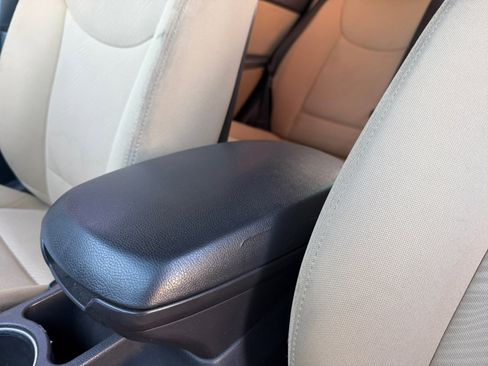 Used 2013 Hyundai Elantra GLS w/ Preferred Pkg image 15