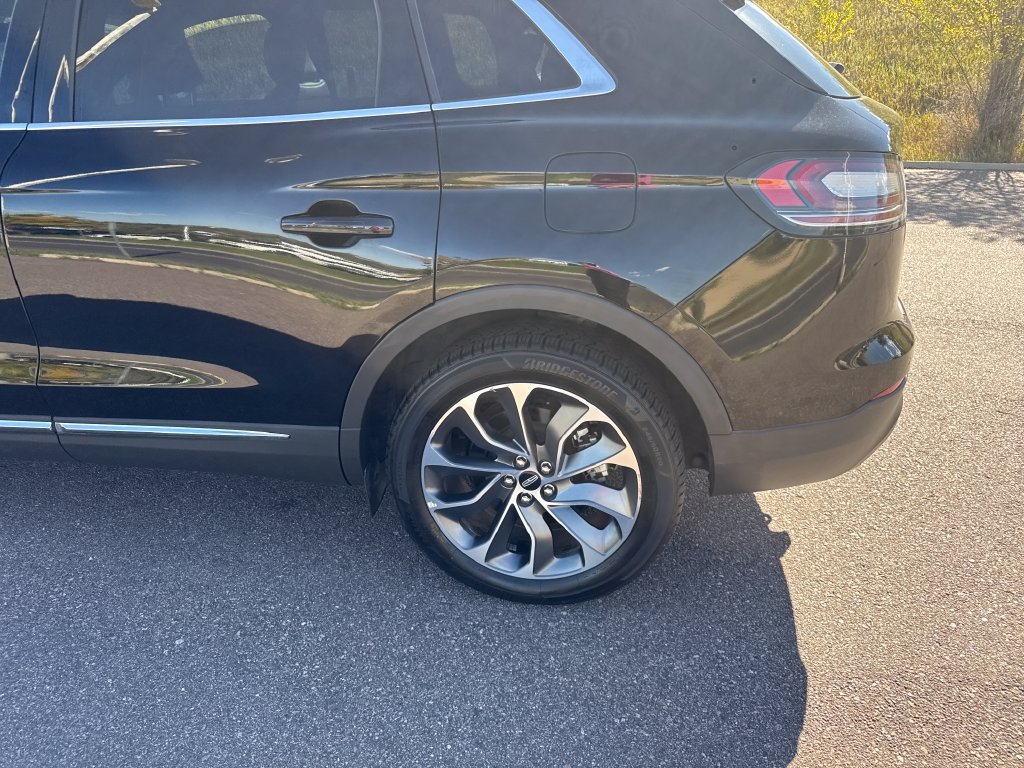 Used 2022 Lincoln Nautilus Reserve w/ Luxury Package AWD/4WD image 36