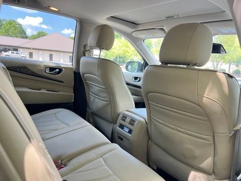 Used 2019 INFINITI QX60 Luxe w/ Essential Package AWD/4WD image 18