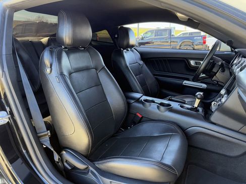 Used 2018 Ford Mustang GT Premium image 31