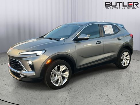 Used 2025 Buick Encore GX Preferred AWD/4WD image 1