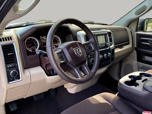 Used 2016 RAM 1500 Classic SLT RWD image 18