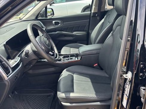 Used 2025 Kia Sorento SX AWD/4WD image 5