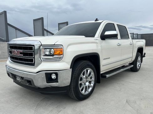 Used 2015 GMC Sierra 1500 SLT w/ Driver Alert Package AWD/4WD image 11
