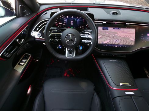 Used 2026 Mercedes-Benz E 53 AMG e 4MATIC Sedan image 17