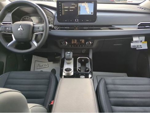 New 2026 Mitsubishi Outlander SE FWD image 18