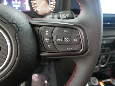 Used 2024 Jeep Wrangler Unlimited Rubicon AWD/4WD image 28